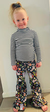 Load image into Gallery viewer, Flare Leggings